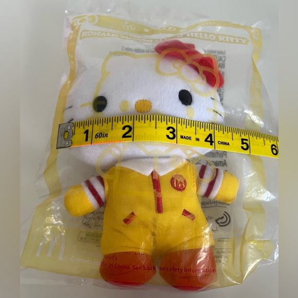 2013 Limited Edition Hello Kitty McDonalds Crew Plushie - Picture 5 of 6